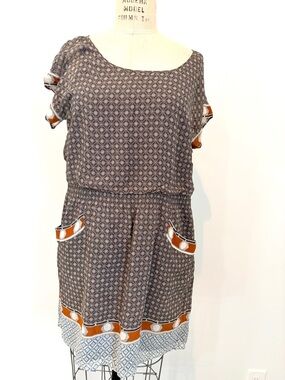 Club Monaco 💯 Silk Geometric Midi Dress Tunic / Lined Generous Elastic waist.